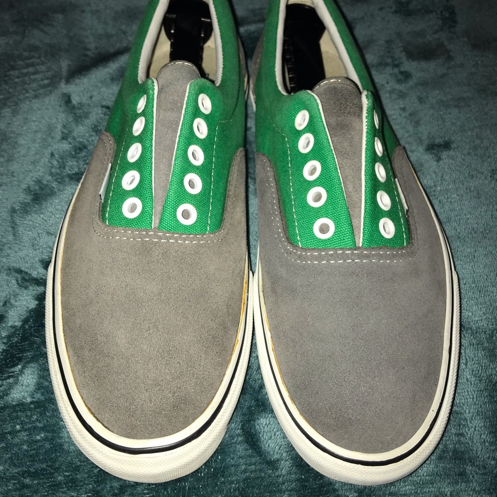 Vans “Authentic” Skate Shoes Mens 11/Wmns 12.5